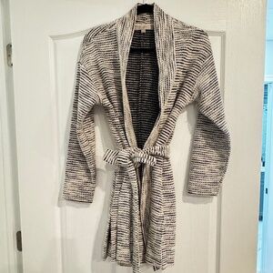 LOFT Black & White Textured Belted Sweater Robe – Size M